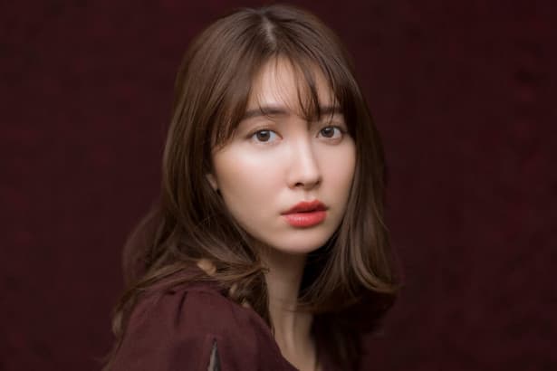 「ユーチューバーではない」発言の真意──小嶋陽菜がVLOGに見出した可能性とは?